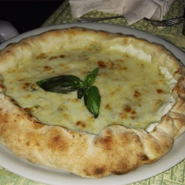 Casaaro 4 formaggi, cornicione ripieno di ricotta