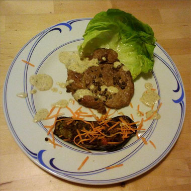 Filetto al pepe verde con melenzana farcita